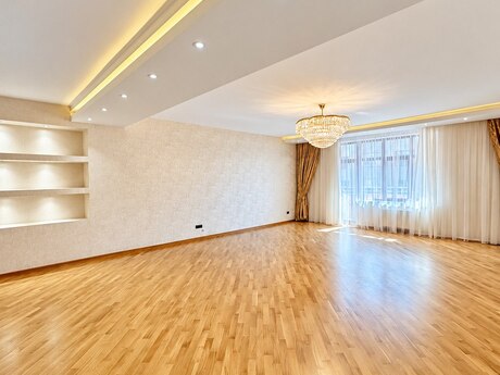 28 Mayda 5 otaqlı yeni tikili mənzil satılır, 245 m², 630 000 AZN, şəkil 3 / 12