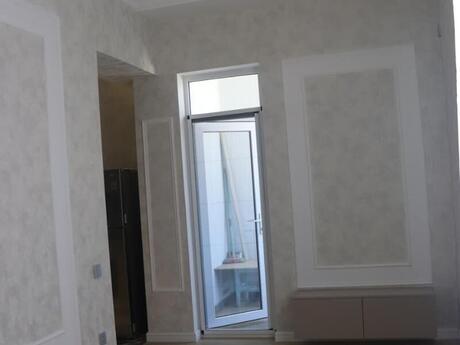 Bakıxanovda 3 otaqlı yeni tikili mənzil satılır, 90 m², 165 000 AZN, şəkil 2 / 12