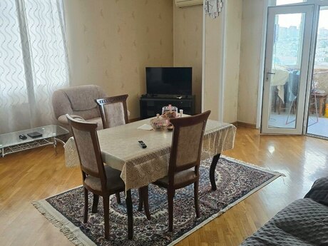 2 otaq · 90 m² · 8/17 mərtəbə, Nərimanov