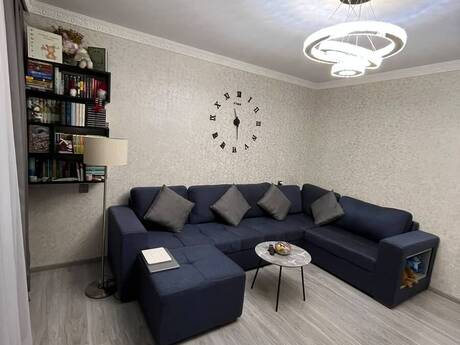Suraxanıda 2 otaqlı köhnə tikili mənzil satılır, 48 m², 127 000 AZN, şəkil 2 / 12