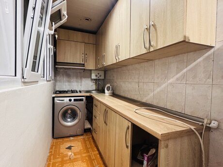 Qara Qarayevdə 2 otaqlı köhnə tikili mənzil kirayə verilir, 45 m², 600 AZN/ay, şəkil 4 / 7