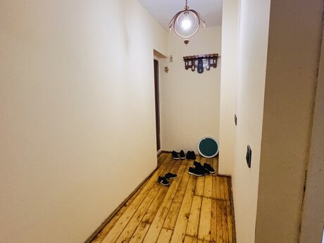 Qara Qarayevdə 2 otaqlı köhnə tikili mənzil kirayə verilir, 45 m², 600 AZN/ay, şəkil 2 / 7