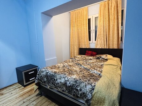 Qara Qarayevdə 2 otaqlı köhnə tikili mənzil kirayə verilir, 45 m², 600 AZN/ay, şəkil 3 / 7
