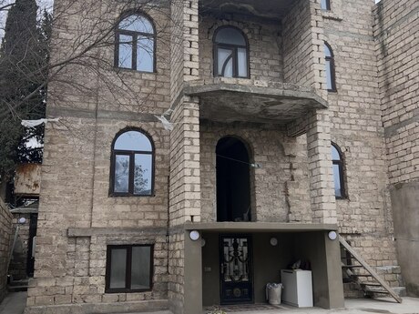 5 rooms · 600 m², Binə