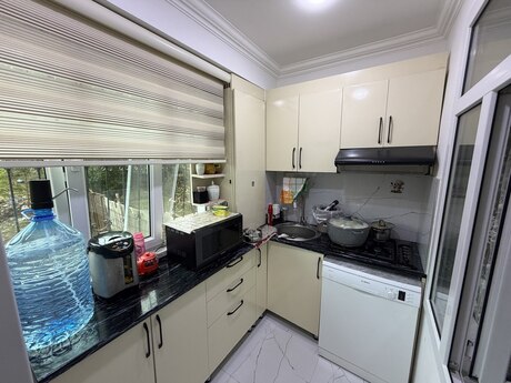 Yeni Günəşlidə 3 otaqlı köhnə tikili mənzil satılır, 65 m², 140 000 AZN, şəkil 4 / 12