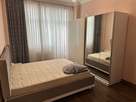 Bakıxanovda 2 otaqlı yeni tikili mənzil kirayə verilir, 90 m², 700 AZN/ay, şəkil 4 / 10