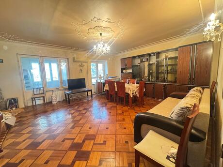 Elmlər Akademiyasında 4 otaqlı köhnə tikili mənzil satılır, 85 m², 255 000 AZN, şəkil 2 / 12