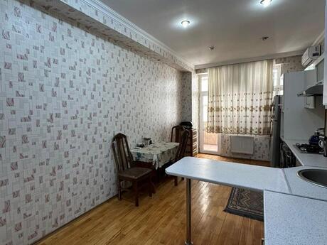 8 Noyabrda 3 otaqlı yeni tikili mənzil kirayə verilir, 150 m², 899 AZN/ay, şəkil 2 / 12