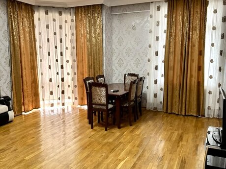 Сдаётся 2-комнатная квартира в новостройке, Memar Əcəmi, 110 м², 700 AZN/мес, фото 2 / 7