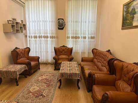 Объявление №6542426 - Баку, м. Ичеришехер, 4-комн., 100 м², 3/3 этаж