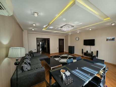 3-room new-build apartment for rent in Port Baku Residence, 145 m², 1 400 AZN/mo, photo 2 / 12