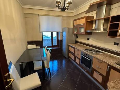 İçəri Şəhərdə 3 otaqlı yeni tikili mənzil kirayə verilir, 130 m², 1 500 AZN/ay, şəkil 3 / 12