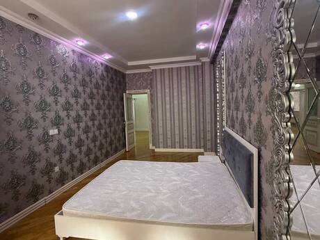 4 otaqlı mənzil, 140 m², Yasamal, 940 AZN