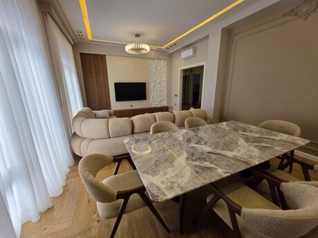 Ağ şəhərdə 3 otaqlı yeni tikili mənzil kirayə verilir, 128 m², 3 000 AZN/ay, şəkil 2 / 12