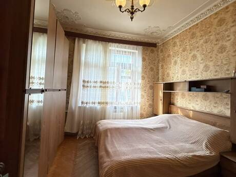 Продаётся 2-комнатная квартира в старом фонде, Elmlər Akademiyası, 65 м², 212 000 AZN, фото 3 / 11