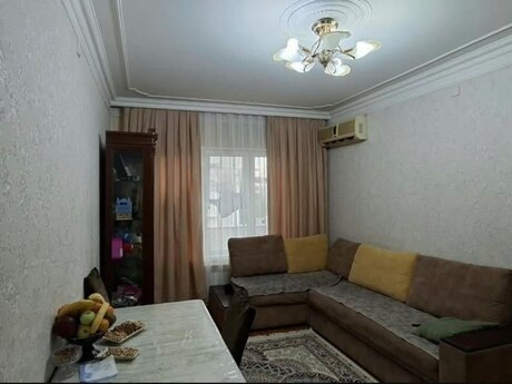 Əhmədlidə 2 otaqlı köhnə tikili mənzil satılır, 65 m², 170 000 AZN, şəkil 2 / 9