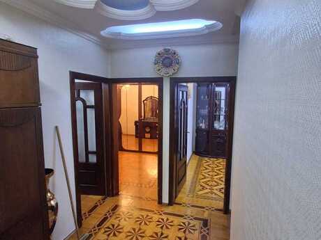 Bakıxanovda 3 otaqlı köhnə tikili mənzil satılır, 85 m², 215 000 AZN, şəkil 2 / 12