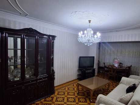 Bakıxanovda 3 otaqlı köhnə tikili mənzil satılır, 85 m², 215 000 AZN, şəkil 3 / 12