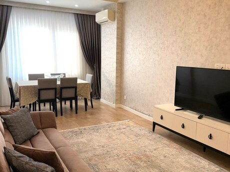 İçəri Şəhərdə 2 otaqlı yeni tikili mənzil kirayə verilir, 75 m², 1 500 AZN/ay, şəkil 2 / 11