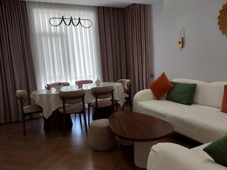 28 Mayda 3 otaqlı yeni tikili mənzil satılır, 110 m², 385 000 AZN, şəkil 3 / 12