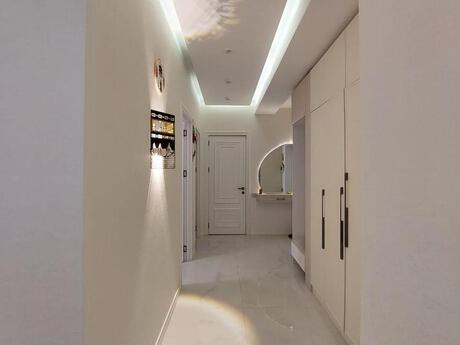 28 Mayda 3 otaqlı yeni tikili mənzil satılır, 110 m², 385 000 AZN, şəkil 4 / 12