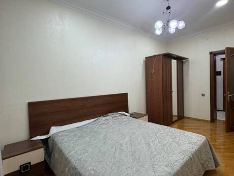 İçəri Şəhərdə 2 otaqlı köhnə tikili mənzil kirayə verilir, 62 m², 999 AZN/ay, şəkil 2 / 6