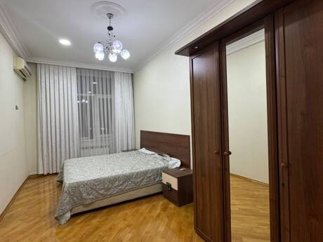 Elan №6542861 - Bakı, İçəri Şəhər m., 2 otaqlı, 62 m², 3/5 mərtəbə