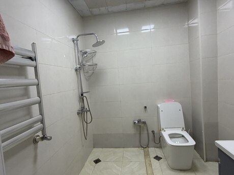 Jasmine Park kompleksində 3 otaqlı yeni tikili mənzil kirayə verilir, 100 m², 800 AZN/ay, şəkil 3 / 7