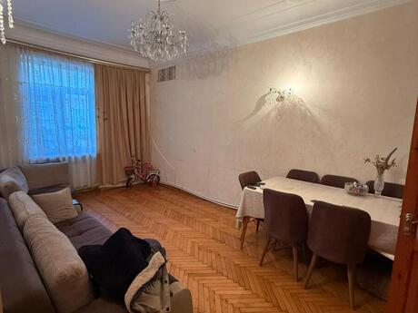 Объявление №6543008 - Баку, м. Ичеришехер, 3-комн., 70 м², 2/5 этаж