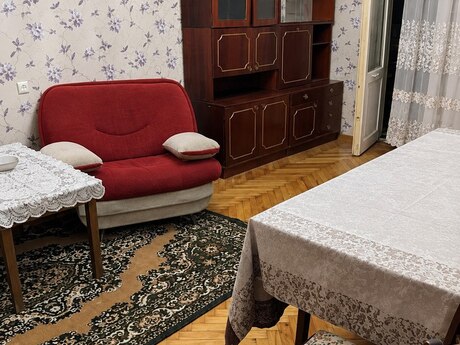 İnşaatçılarda 3 otaqlı köhnə tikili mənzil kirayə verilir, 60 m², 580 AZN/ay, şəkil 2 / 5