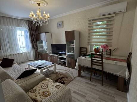 İnşaatçılarda 2 otaqlı köhnə tikili mənzil satılır, 61 m², 178 000 AZN, şəkil 2 / 12
