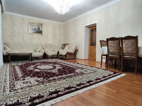 Badamdarda 4 otaqlı köhnə tikili mənzil satılır, 100 m², 314 000 AZN, şəkil 4 / 12