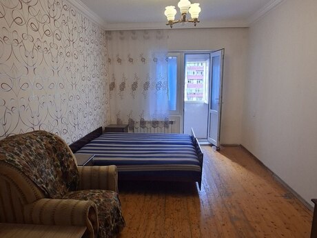 Сдаётся 1-комнатная квартира в старом фонде, Yeni Yasamal, 45 м², 450 AZN/мес, фото 2 / 12