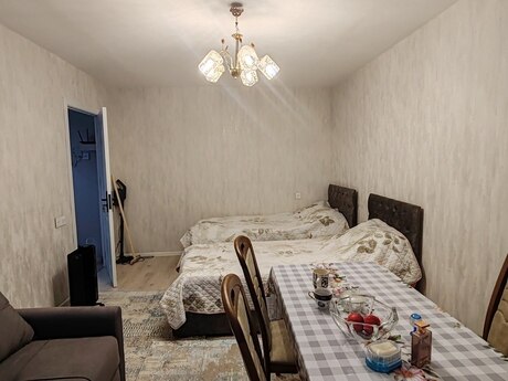 İnşaatçılarda 1 otaqlı köhnə tikili mənzil satılır, 40 m², 136 000 AZN, şəkil 2 / 10