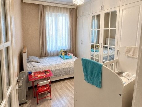 Elmlər Akademiyasında 3 otaqlı köhnə tikili mənzil satılır, 90 m², 264 000 AZN, şəkil 3 / 11