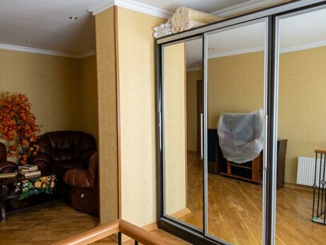 28 Mayda 4 otaqlı köhnə tikili mənzil kirayə verilir, 100 m², 900 AZN/ay, şəkil 4 / 12