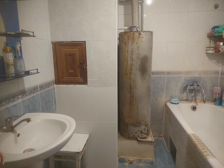 4-room old-build apartment for sale in Gənclik, 120 m², 350 000 AZN, photo 2 / 11