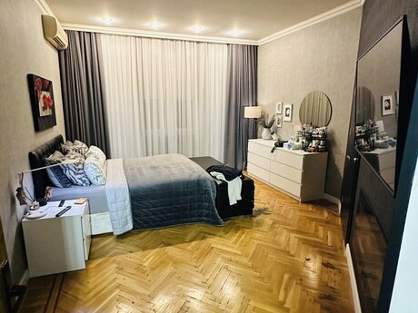 Elmlər Akademiyasında 4 otaqlı köhnə tikili mənzil satılır, 100 m², 425 000 AZN, şəkil 4 / 11