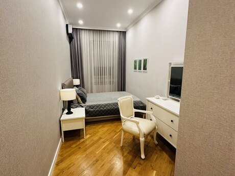 Elmlər Akademiyasında 4 otaqlı köhnə tikili mənzil satılır, 100 m², 425 000 AZN, şəkil 5 / 11