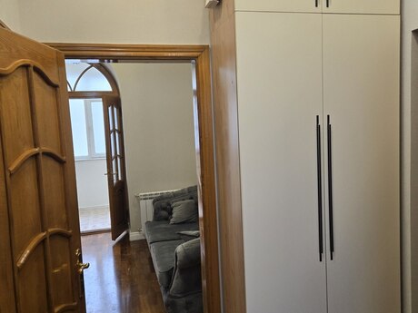 Sahildə 3 otaqlı köhnə tikili mənzil kirayə verilir, 65 m², 1 500 AZN/ay, şəkil 2 / 12