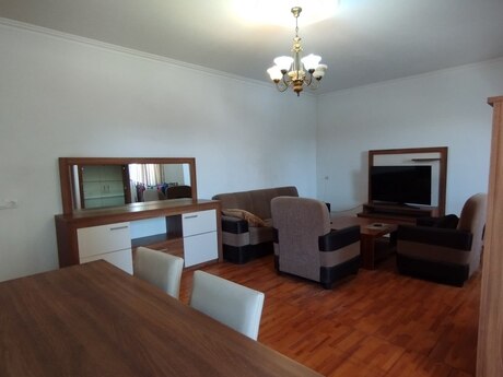 Yeni Yasamalda 3 otaqlı köhnə tikili mənzil kirayə verilir, 120 m², 650 AZN/ay, şəkil 5 / 12