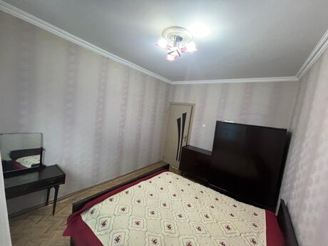 Azadlıq Prospektidə 4 otaqlı köhnə tikili mənzil kirayə verilir, 105 m², 600 AZN/ay, şəkil 2 / 9