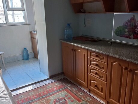 4 otaq · 105 m² · 4/9 mərtəbə, Azadlıq Prospekti