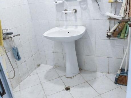 Yeni Günəşlidə 2 otaqlı köhnə tikili mənzil satılır, 64 m², 117 500 AZN, şəkil 4 / 5