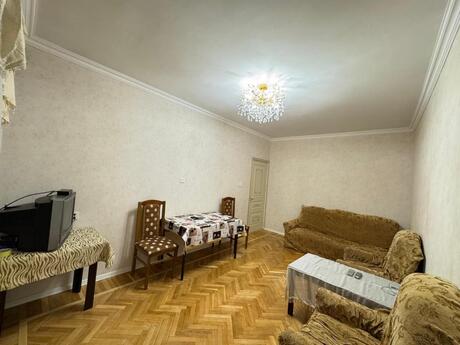 Memar Əcəmidə 2 otaqlı köhnə tikili mənzil kirayə verilir, 70 m², 700 AZN/ay, şəkil 2 / 12