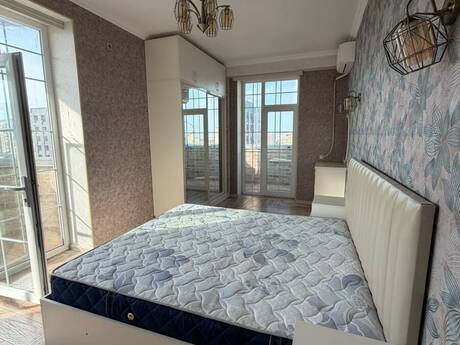 3 otaq · 140 m² · 15/17 mərtəbə, Azadlıq Prospekti
