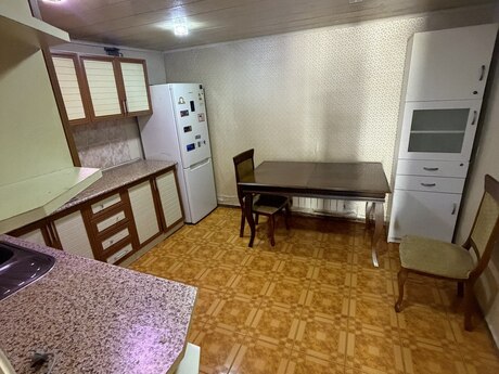 Qaraçuxurda 2 otaqlı köhnə tikili mənzil kirayə verilir, 50 m², 450 AZN/ay, şəkil 4 / 9