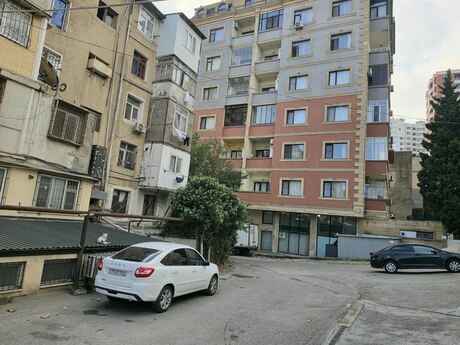 2 otaqlı mənzil, 50 m², İnşaatçılar, 158 000 AZN
