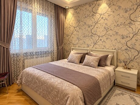 8 Noyabrda 3 otaqlı yeni tikili mənzil kirayə verilir, 135 m², 1 100 AZN/ay, şəkil 3 / 8
