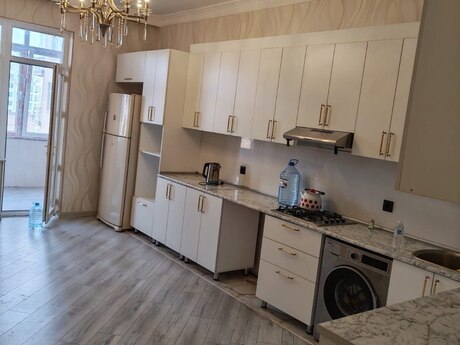 Nərimanovda 3 otaqlı yeni tikili mənzil kirayə verilir, 156 m², 1 200 AZN/ay, şəkil 2 / 9
